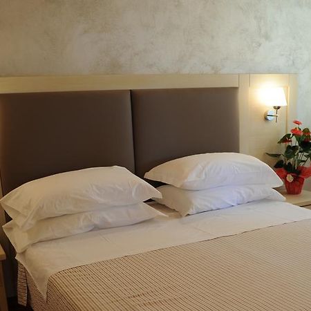 Hotel Super Relais Stella Signa Zimmer foto