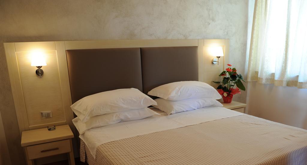 Hotel Super Relais Stella Signa Zimmer foto